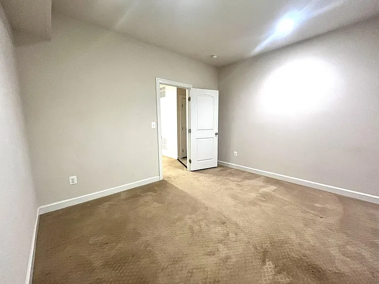 21274 Park Grove Ter — Photo 30