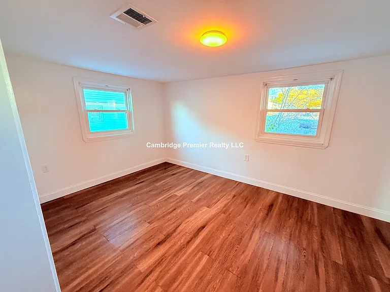 37 Cleveland St #2 — Photo 16