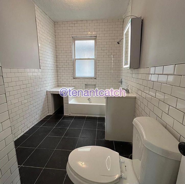 2nd image of 904 S 20th St Unit 1