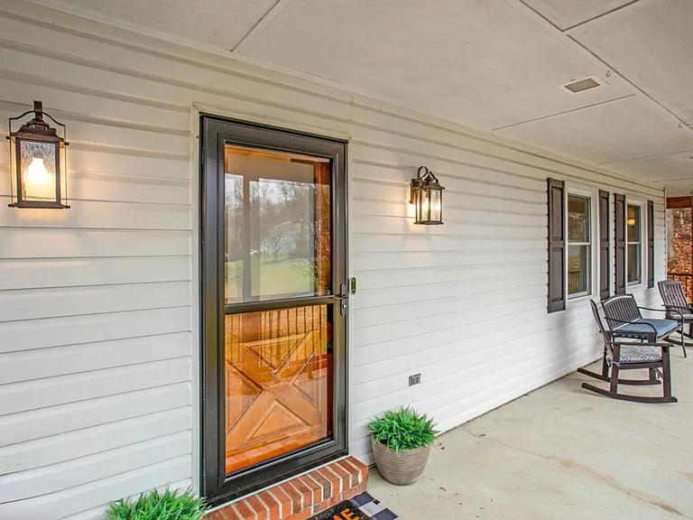 8300 Venture Dr — Photo 2