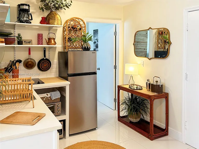 335 Ocean Dr #114 — Photo 8