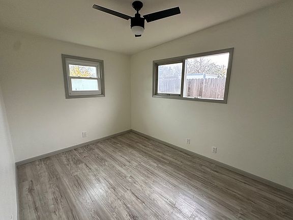 5th image of 2713 Southwestern Ave