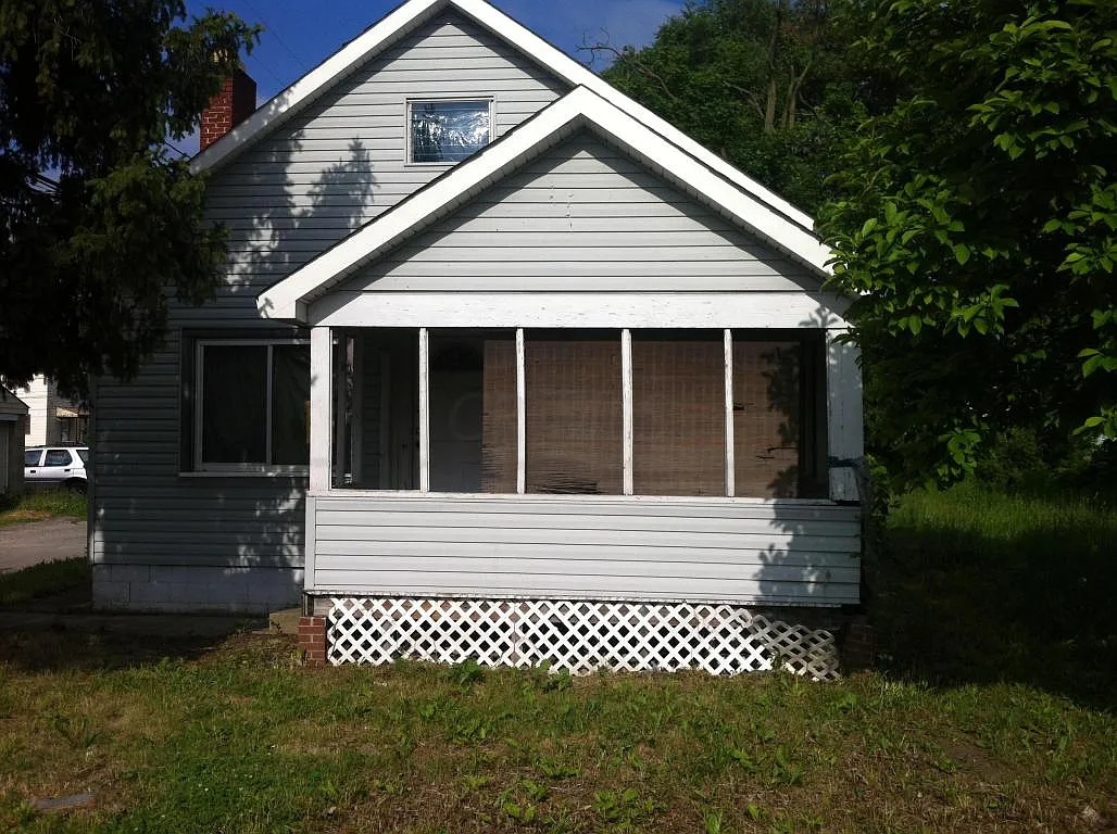 1716 Jefferson Ave photo 1
