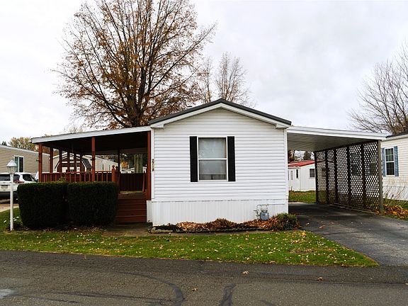 3rd image of 2718 Greencrest Dr
