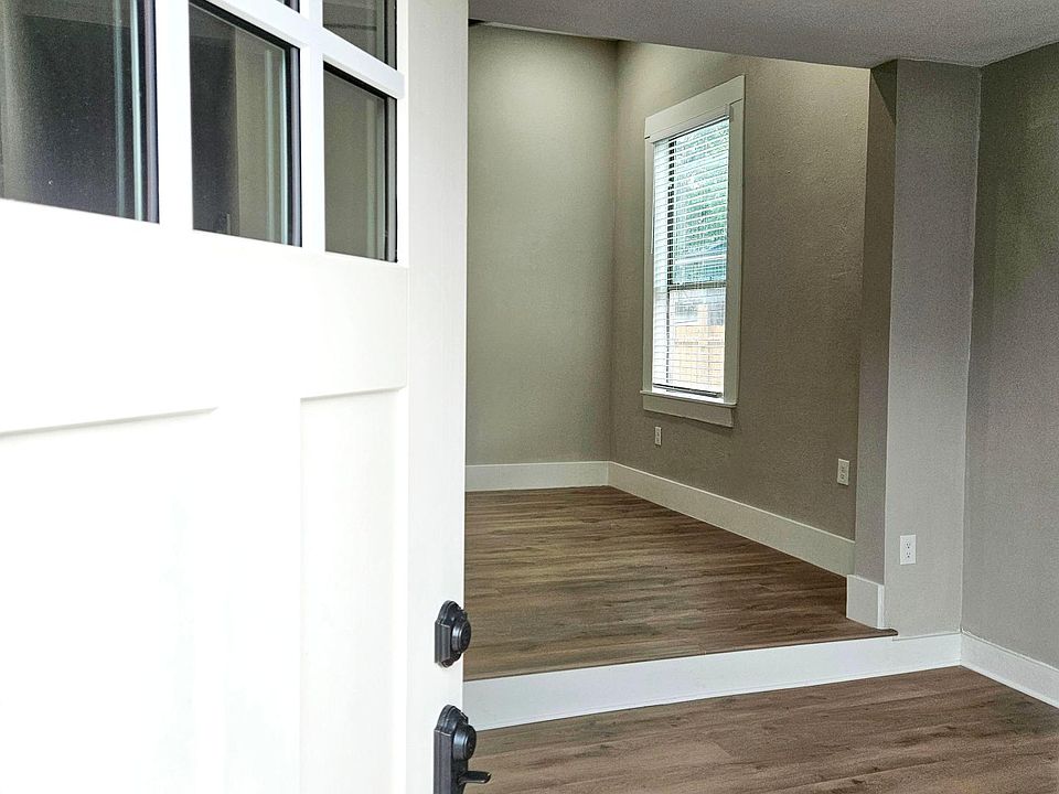 1st image of 1206 E Carson St APT 1