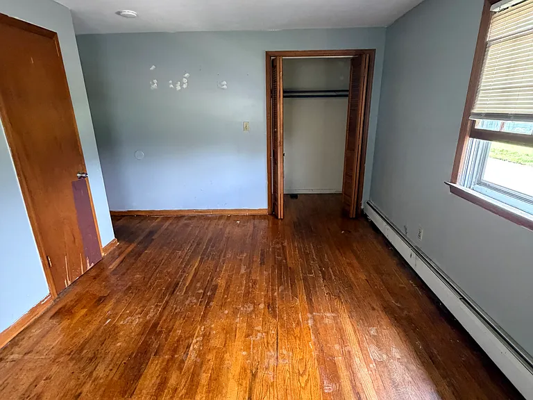 241 Circular Ave — Photo 11
