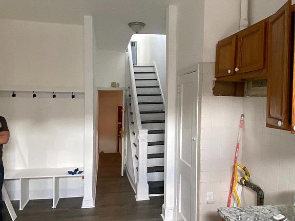 4th image of 2727 W Girard Ave Floor 2