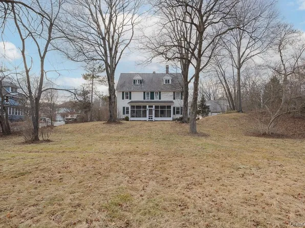 102 W Wiley St, Maybrook, NY 12543