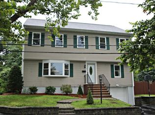 12 Victoria Ln, Stoneham, MA 02180