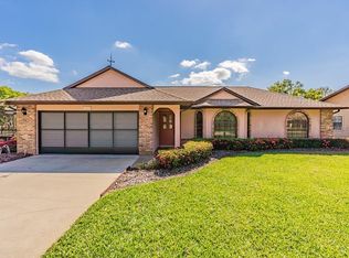 6630 Foxmoor Dr, Zephyrhills, FL 33542