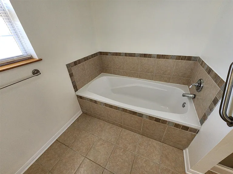 500 Spring Creek Rd — Photo 31