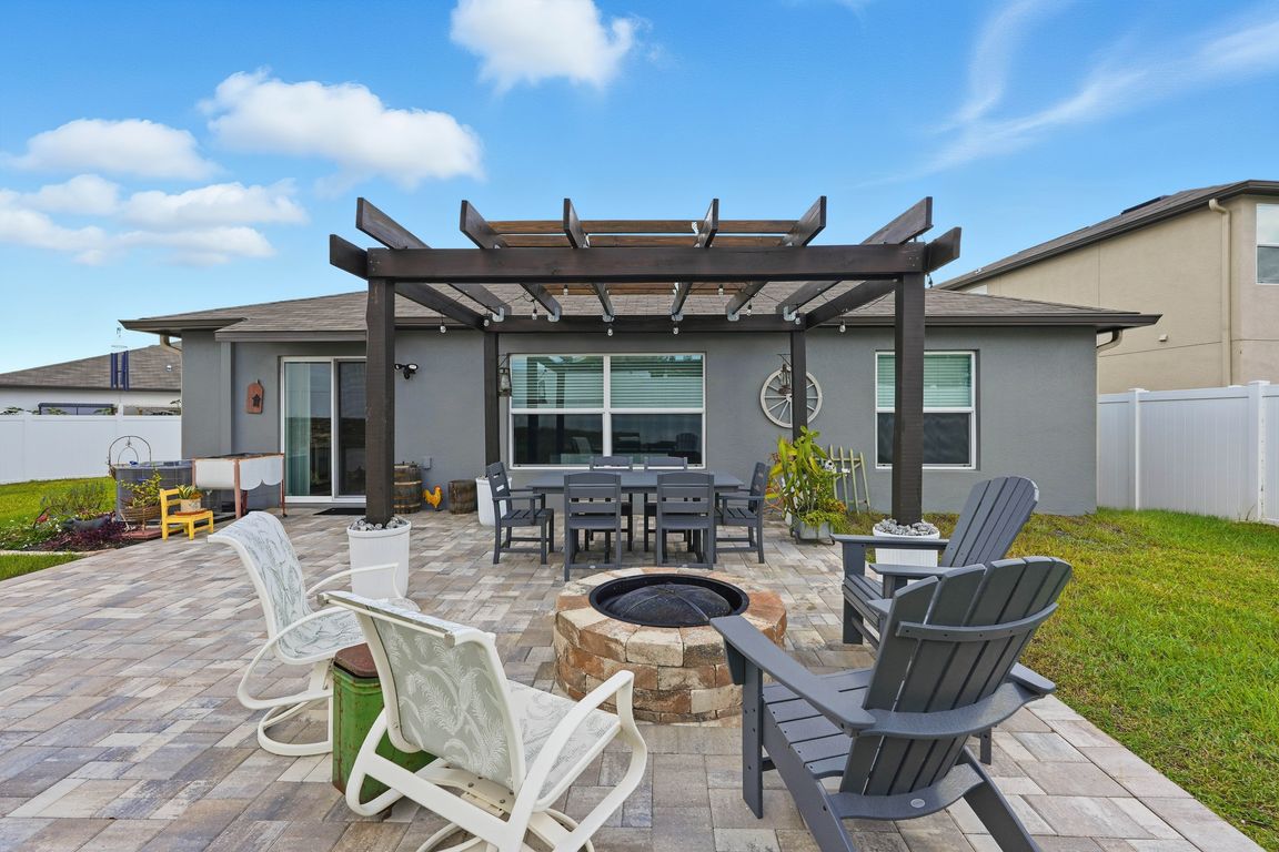 next background image