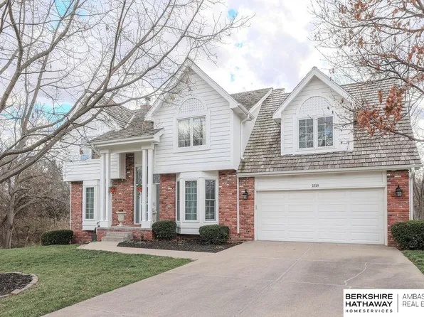 1518 S 158th St, Omaha, NE 68130