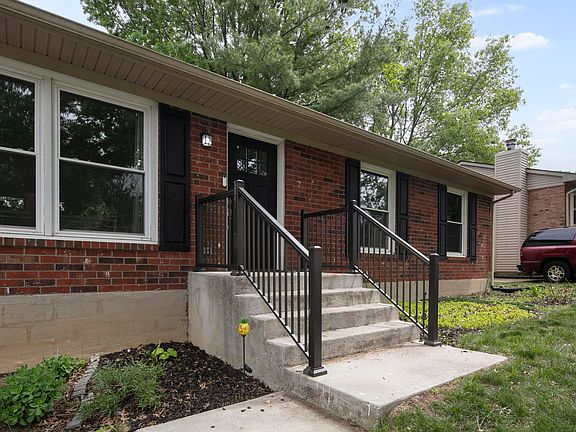 2nd image of 3208 Mirror Lake Dr