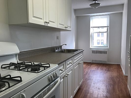 3rd image of 747 10th Ave APT 3A