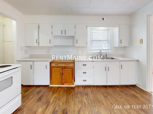 29 Holyoke St APT 2, Brewer, ME 04412