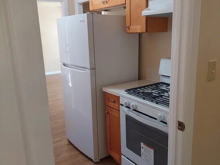 2873 Clarendon Ave #A — Photo 1