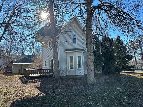 4th image of 502 16th Avenue E