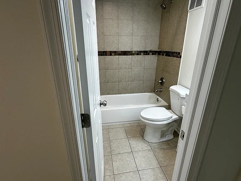 2711 Oakford St — Photo 20