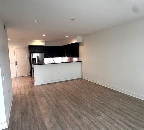 4th image of 1157 S Bundy Dr #Penthouse 9