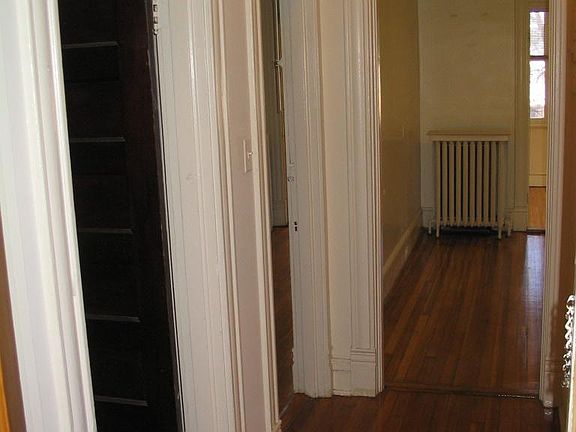 2nd image of 307 N Boulevard APT 14