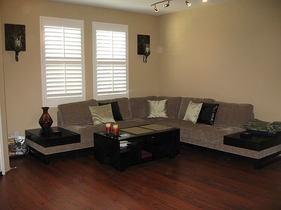 2nd image of 186 Via Katrina