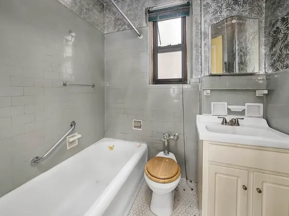 65 East 96th Street image 8 of 10