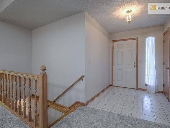 2nd image of 520 Valle Dr