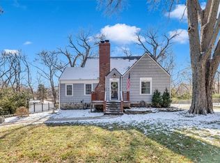 9923 Hocker Dr, Merriam, KS 66203