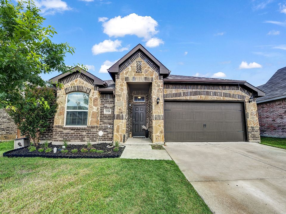 1st image of 2528 Old Buck Dr
