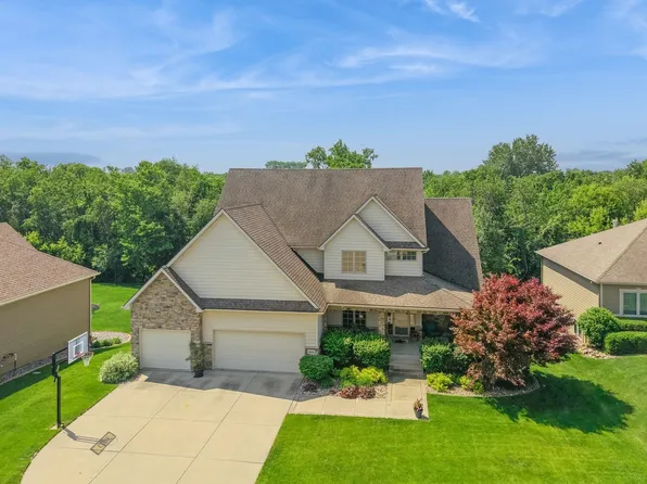 9432 Enfield Dr, Johnston, IA 50131