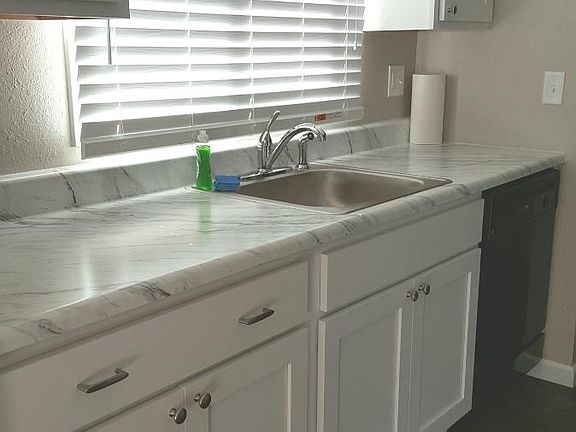 3rd image of 906 Sundown Dr
