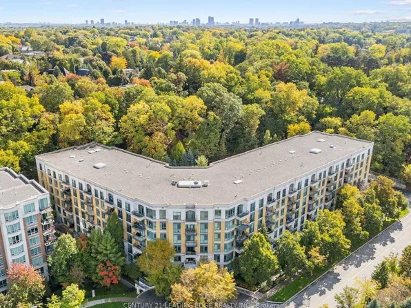 11 William Carson Cres #308, Toronto, ON M2P 2G1