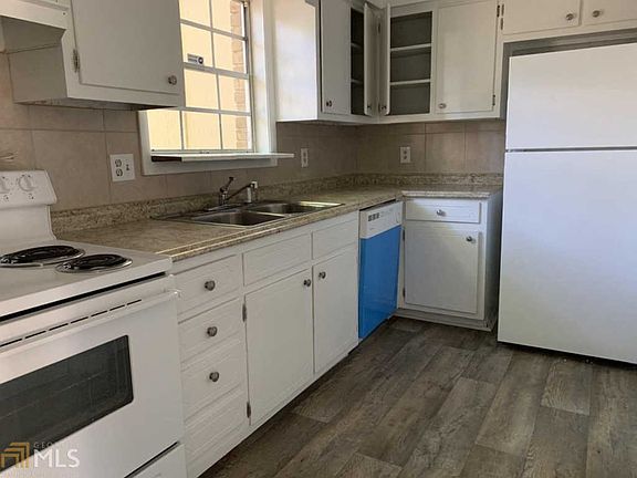 2nd image of 1097 Green Valley Dr NW
