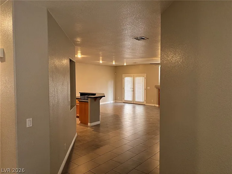 10628 S Olivebranch Ave — Photo 3