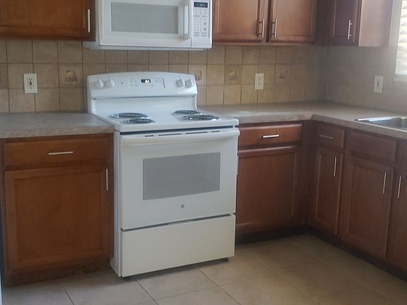 2nd image of 908 Salerno Ct