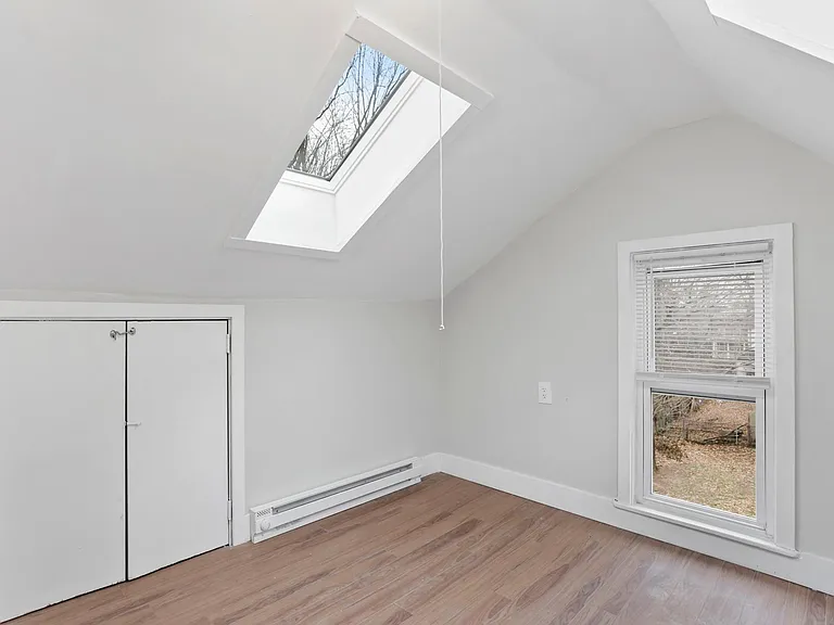 393 Huntington St — Photo 24