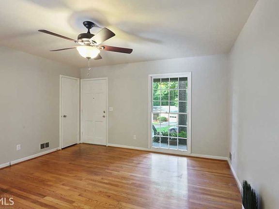 5th image of 1107 Creekdale Dr