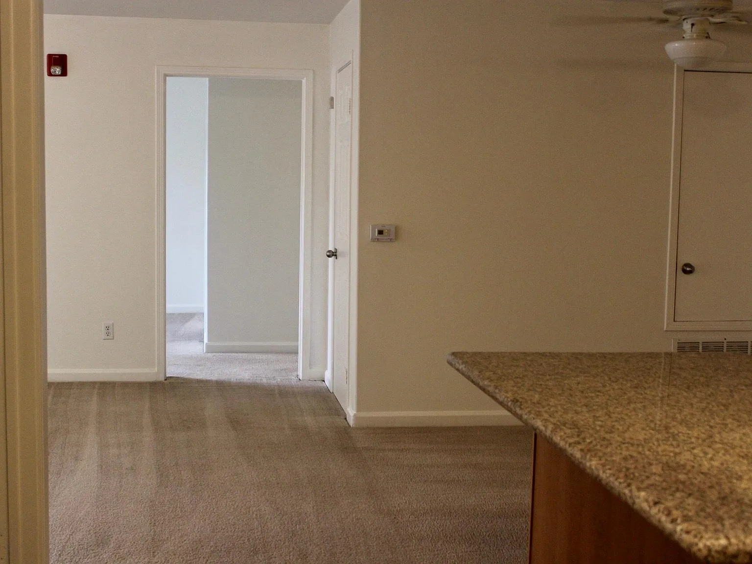 2 bed, 1100 sqft, $2,400 — Photo 4