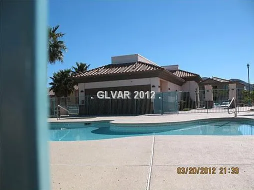 1092 Paradise Coach Dr #1 — Photo 5
