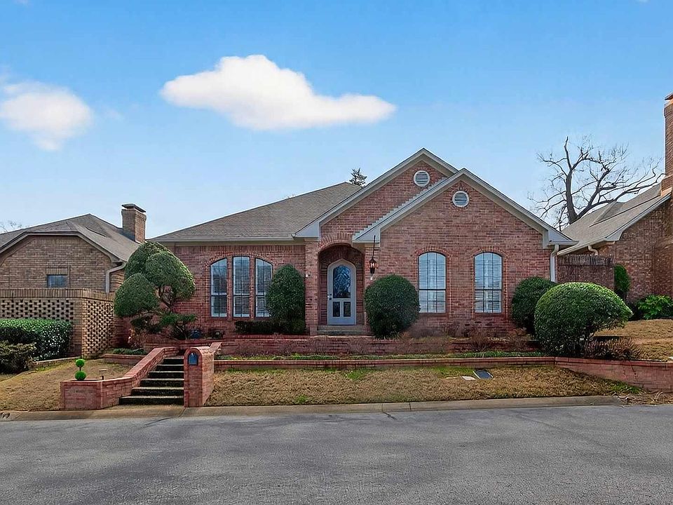 1st image of 504 Hyde Park Dr