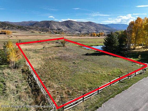 4th image of 380 Little Elk Creek Ave