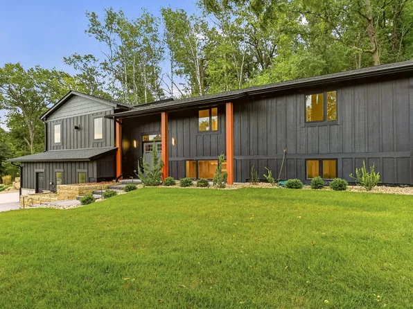 1810 Mayowood Rd SW, Rochester, MN 55902