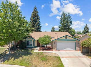 6032 W Howard Ct, Visalia, CA 93277