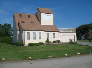 2 Bristol Rd, Narragansett, RI 02882