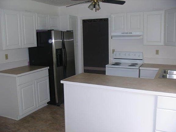 5th image of 3818 Springbloom Dr