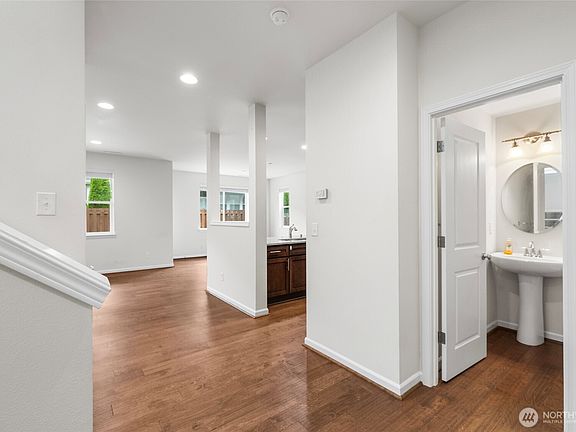 5th image of 4502 31st Avenue SE
