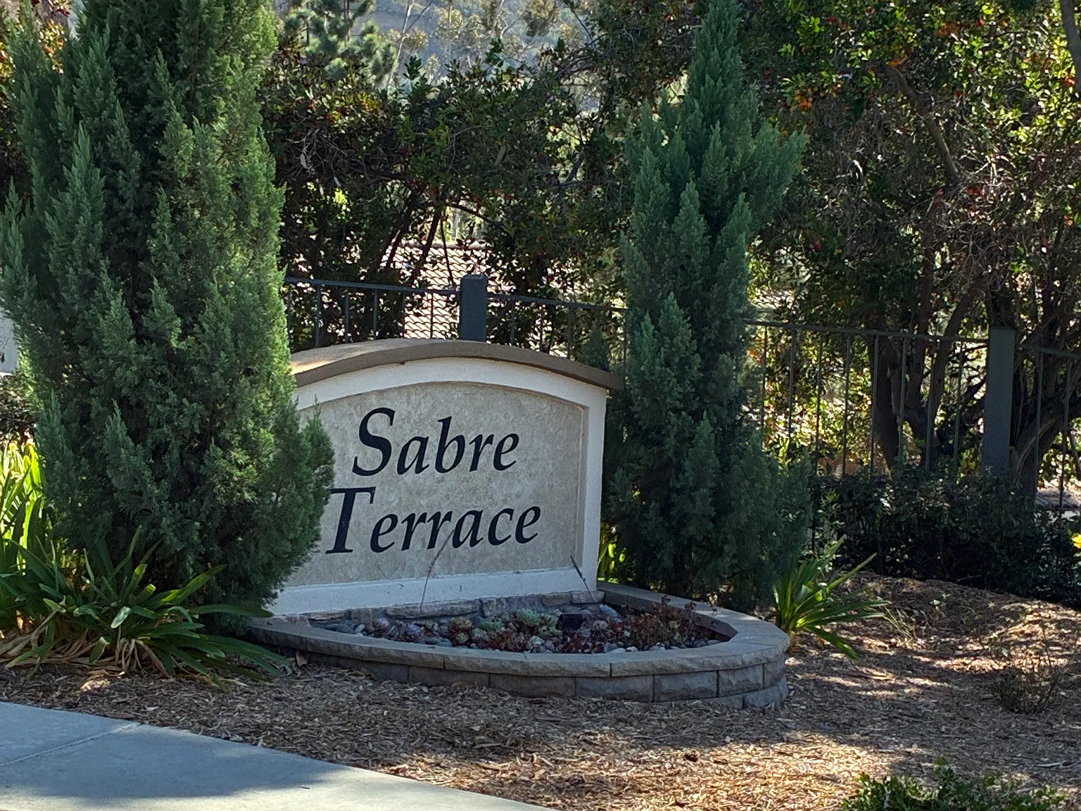 3 bed, 2.5 bath, 1582 sqft, $4,500 — Photo 2