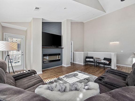 4th image of 517 Hay Hill Ln. #A