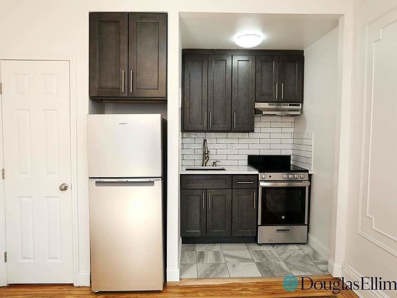 3rd image of 469 Myrtle Ave #2C